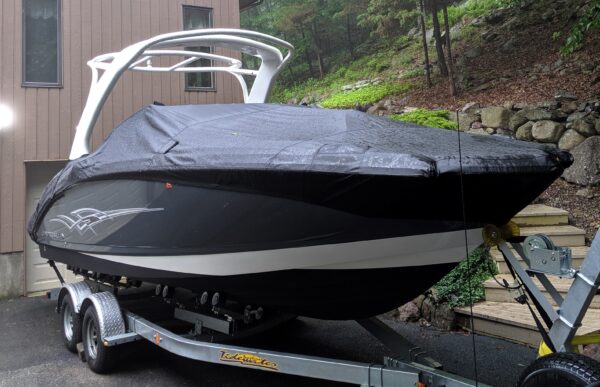2009-2019 Chaparral 264 Sunesta 264 high windshield, with Arch Mooring Cover, Outer Armor, Black